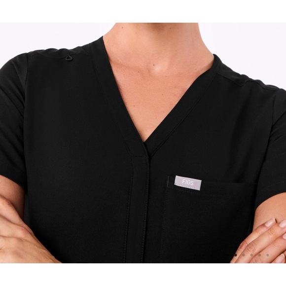 FIGS NWT Black Catarina jumpsuit jogger - Picture 2 of 3